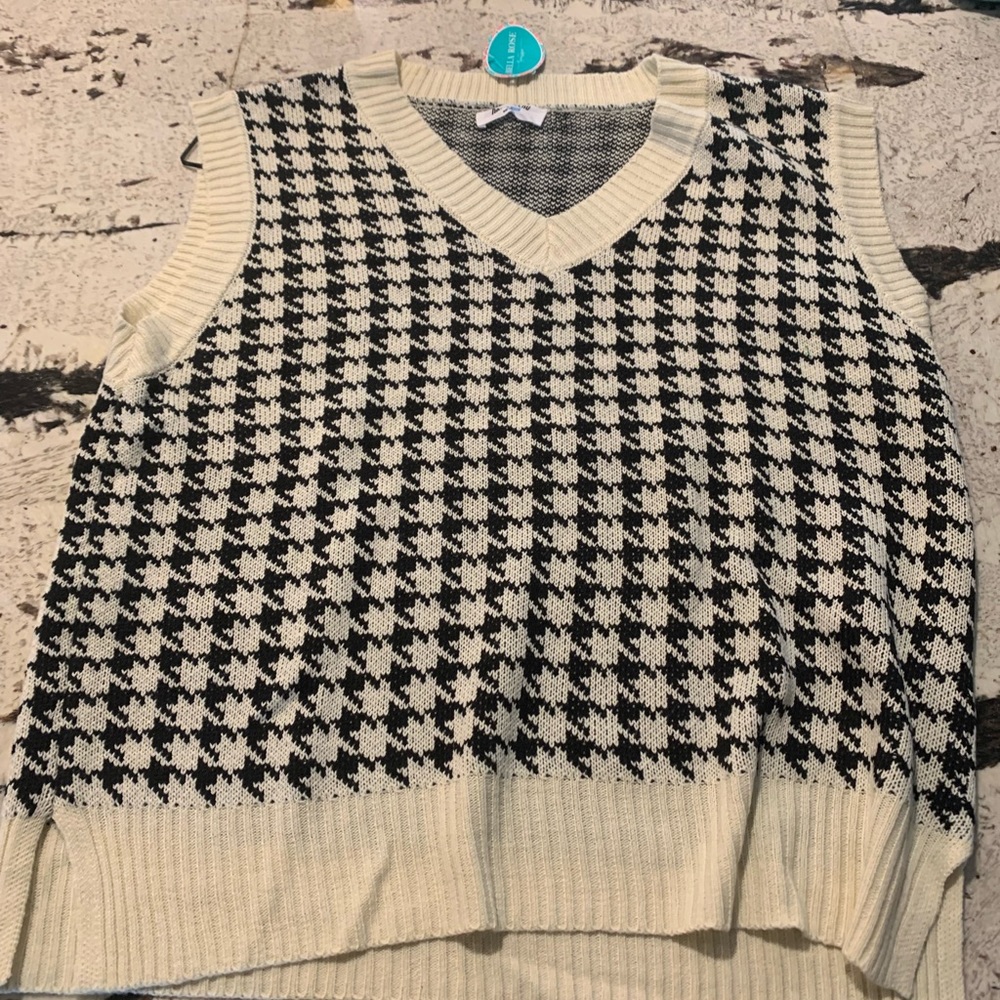 oversized houndstooth sweater vest